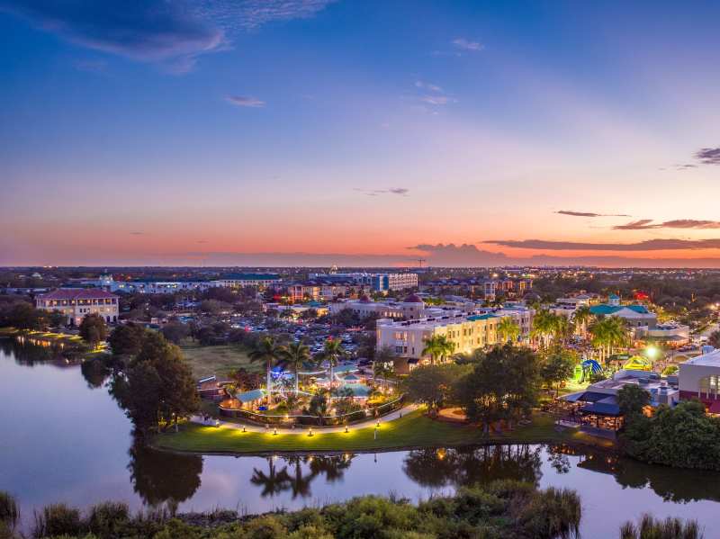 Discover the vibrant heart of Lakewood Ranch: A bustling Main Street filled with stylish boutiques, international dining, and leisure opportunities.